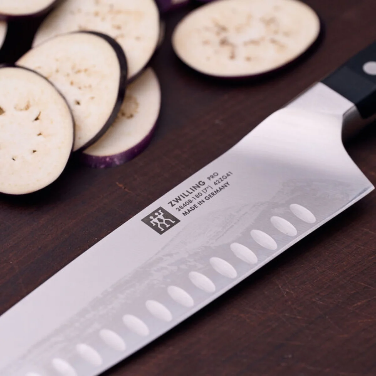 Zwilling Pro Santokukniv, 18 cm, Grantonskær - Image 2