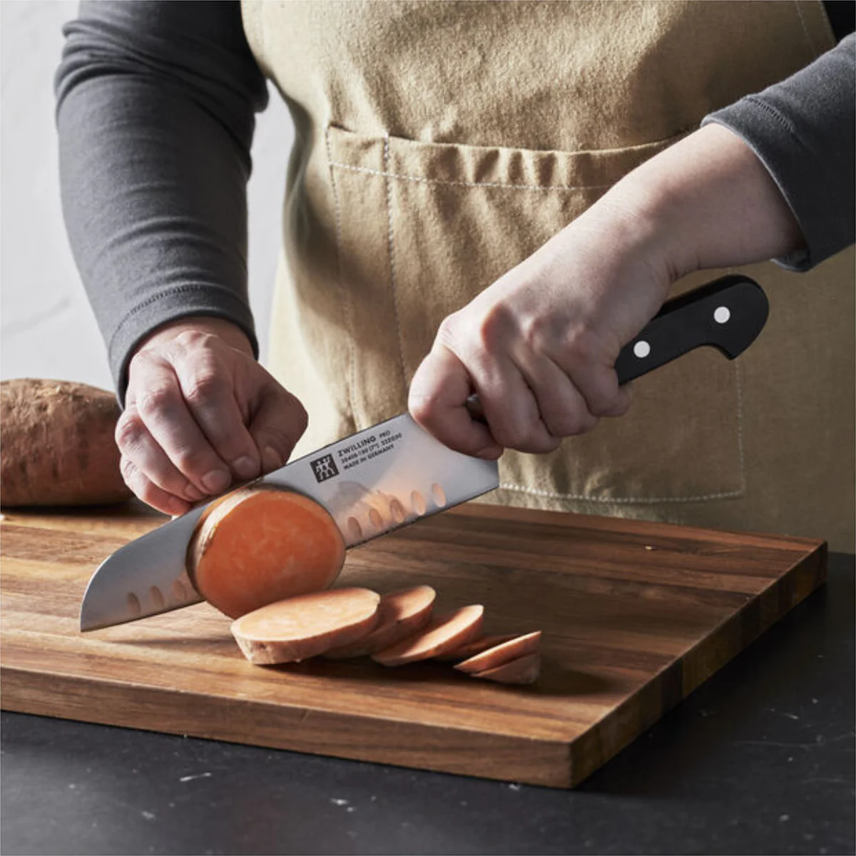 Zwilling Pro Santokukniv, 18 cm, Grantonskær - Image 3
